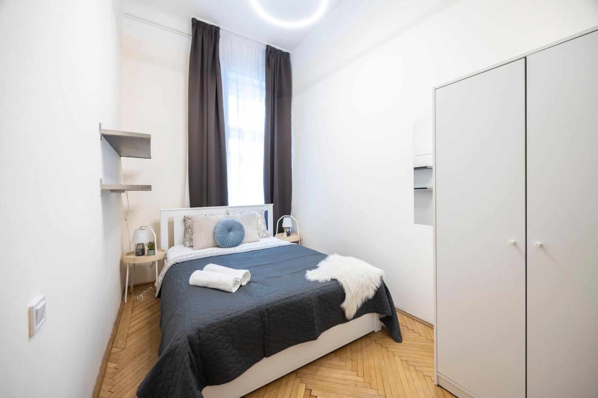 Apartment Prime Location & Cozy 3bedrm