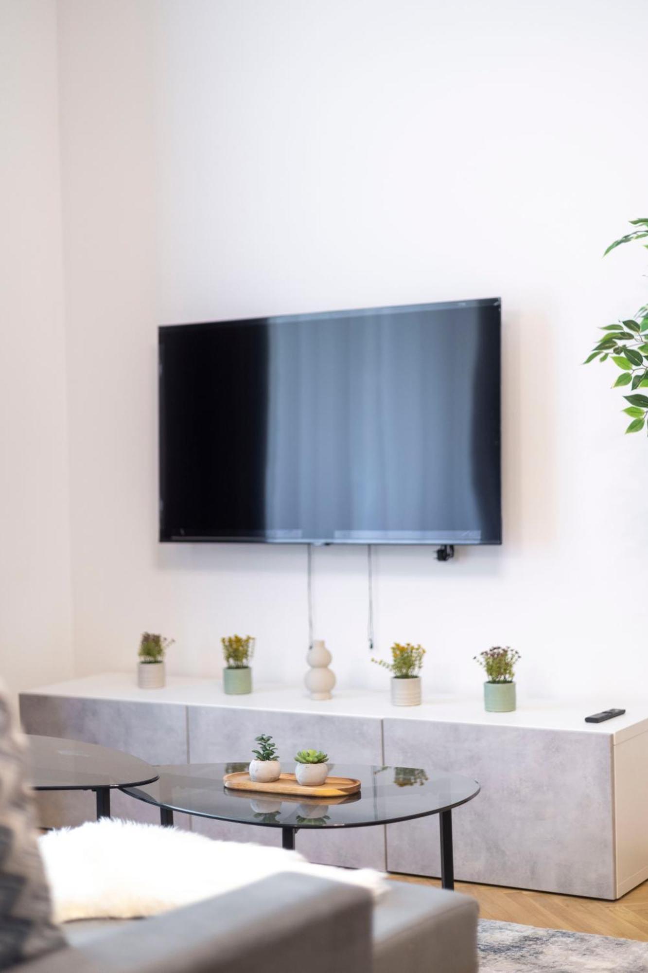 Apartment Prime Location & Cozy 3bedrm Budapest