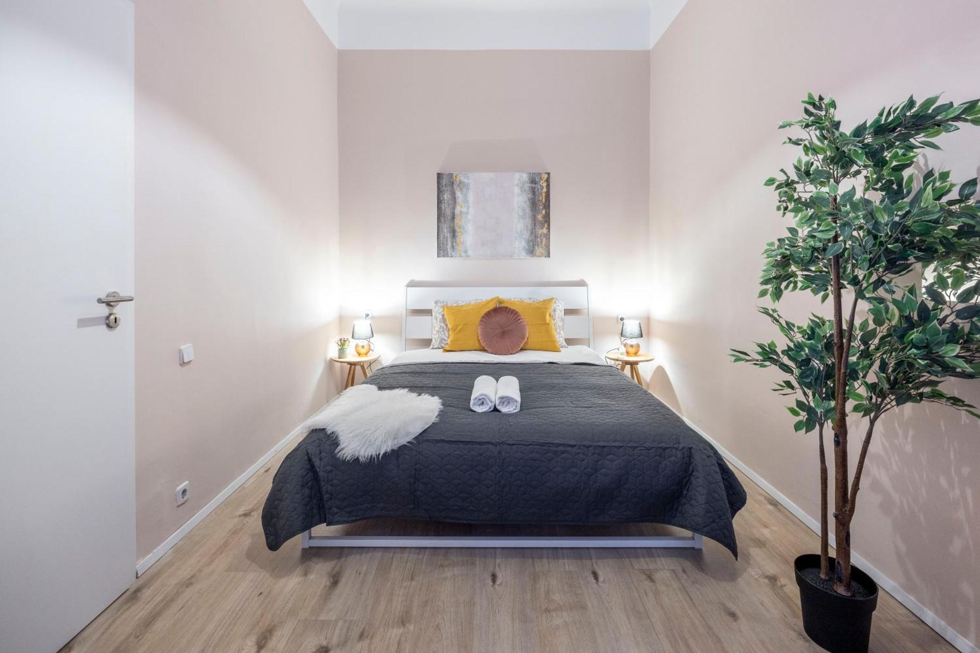 Prime Location & Cozy 3bedrm *
