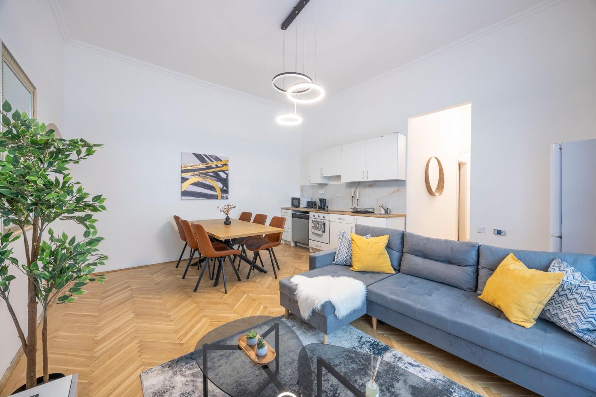 Apartment Prime Location & Cozy 3bedrm *